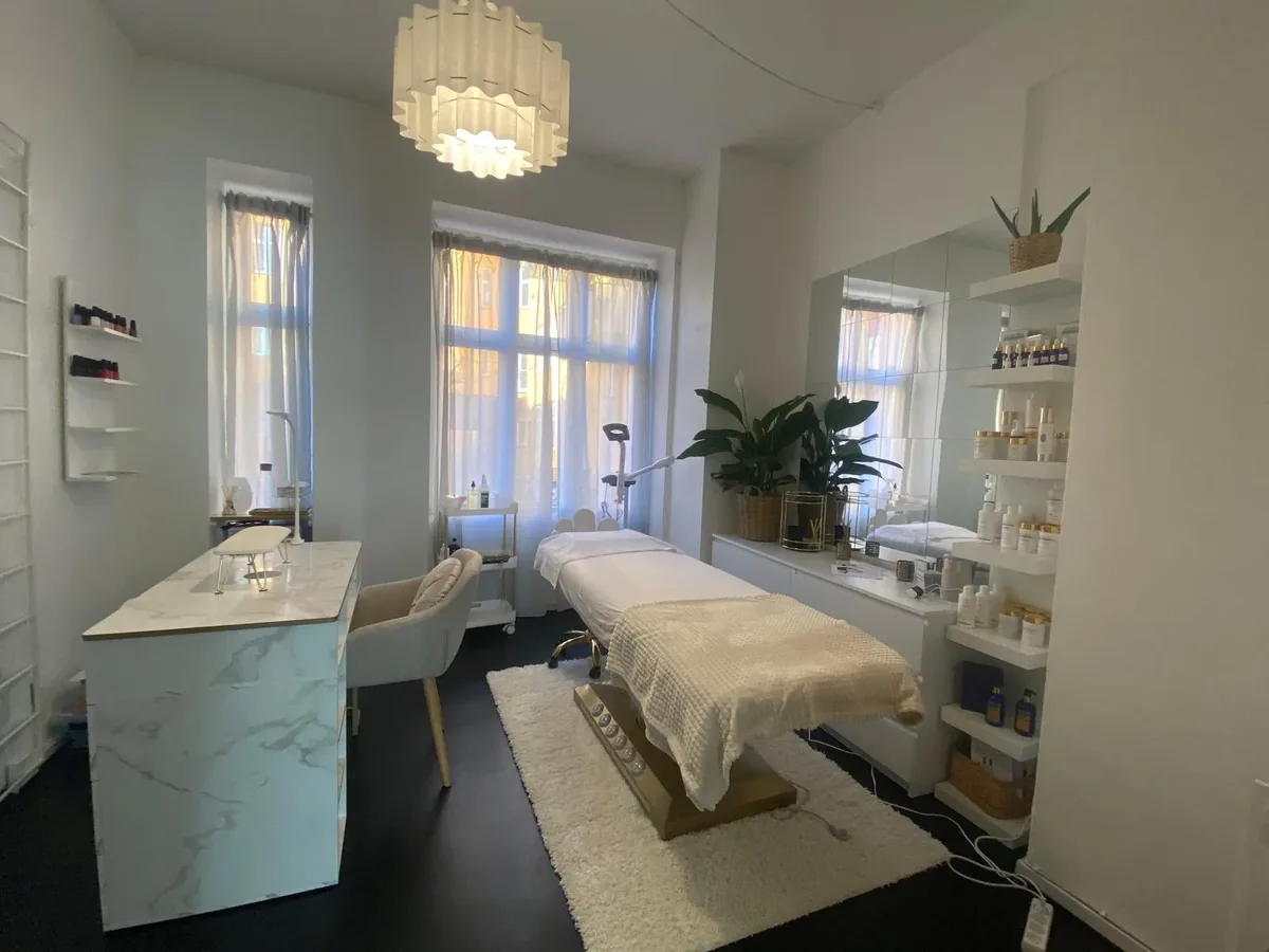 Treatment room at Divine Touch Beauty on Classensgade